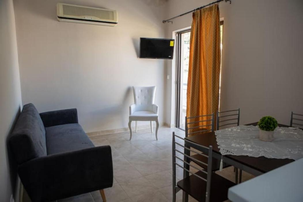 Vasileiou Apartments Kamena Vourla Exterior photo