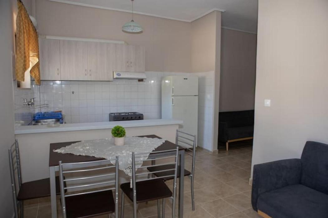 Vasileiou Apartments Kamena Vourla Exterior photo